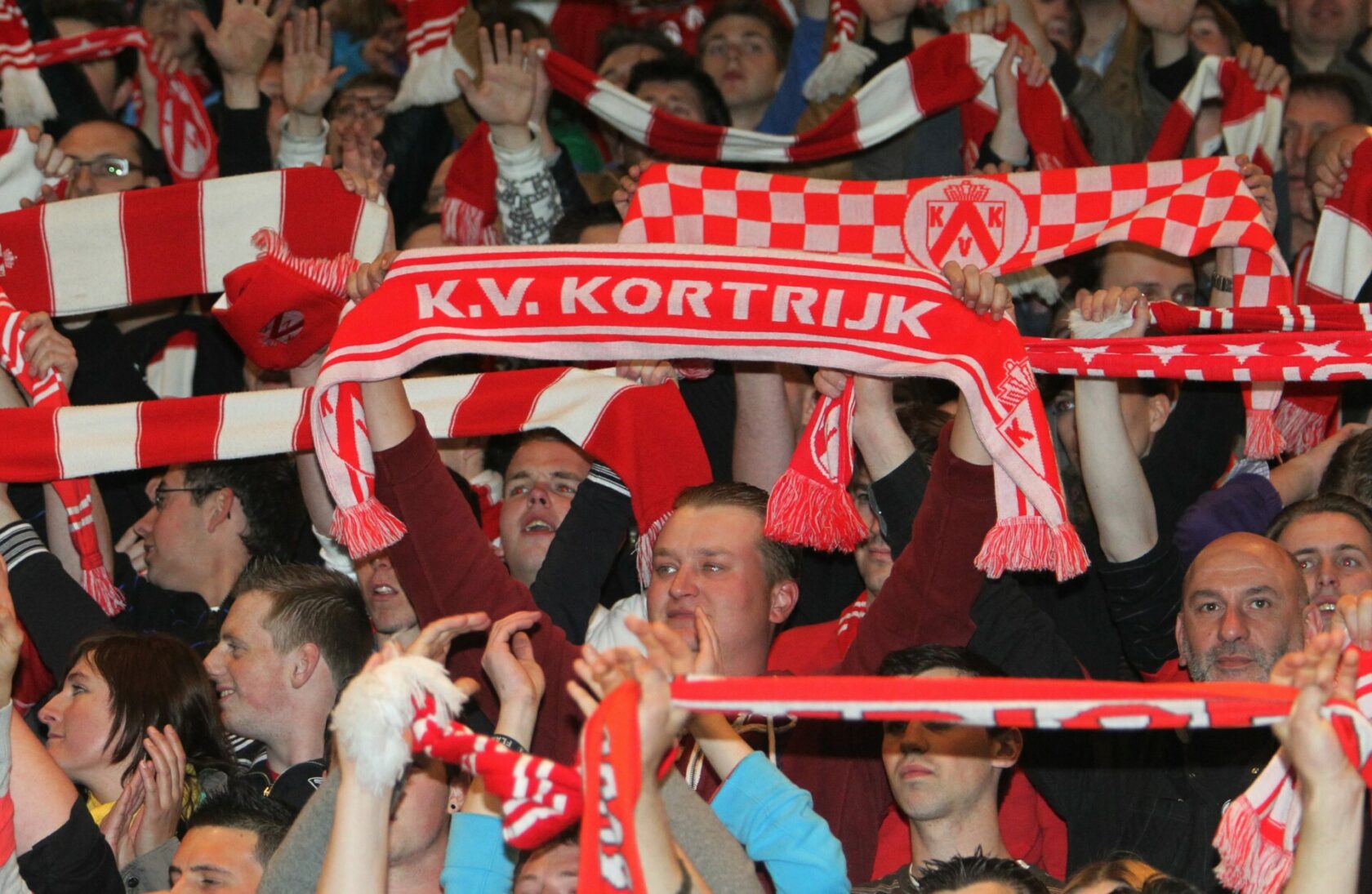 KV Kortrijk Tribune Foto VDB / BART VANDENBROUCKE