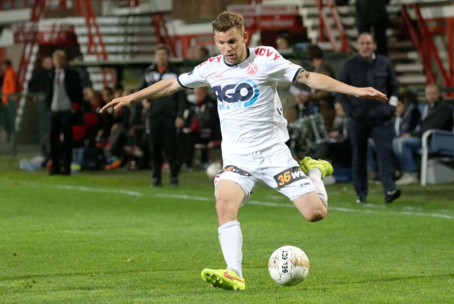 KV Kortrijk – Standaard : Lukas Van Eenoo Foto VDB / BART VANDENBROUCKE