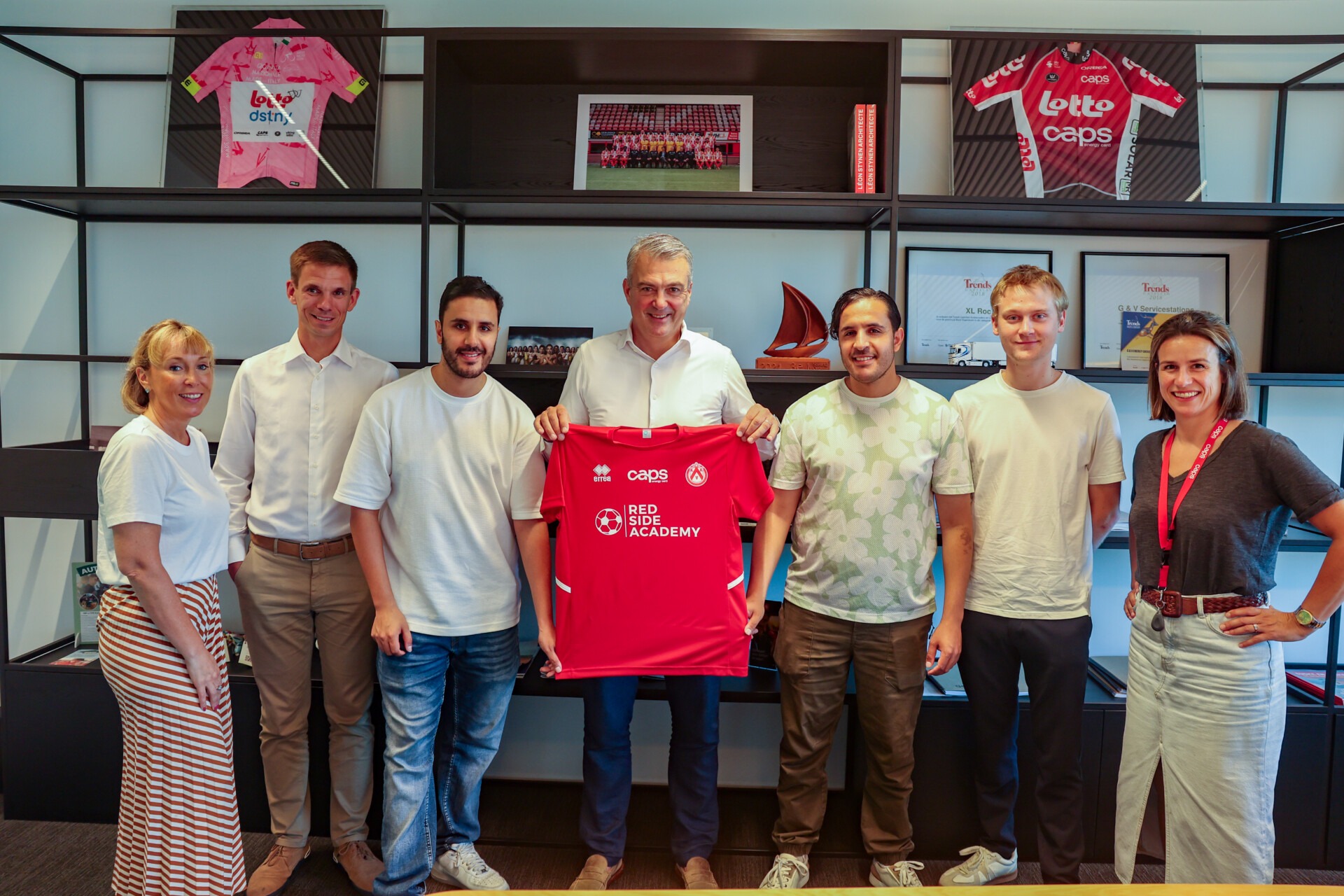 Caps 2 (1) Caps 2 (1)